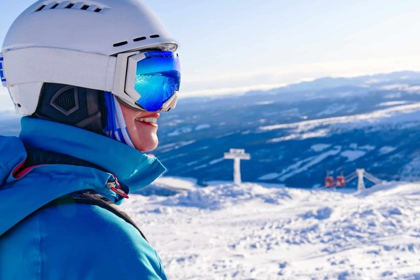 Achat d'un casque de ski pas cher : pensez à son entretien
