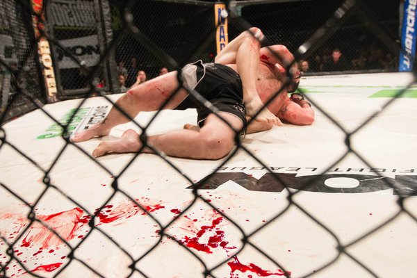 les stratégies de combat les plus efficaces en MMA
